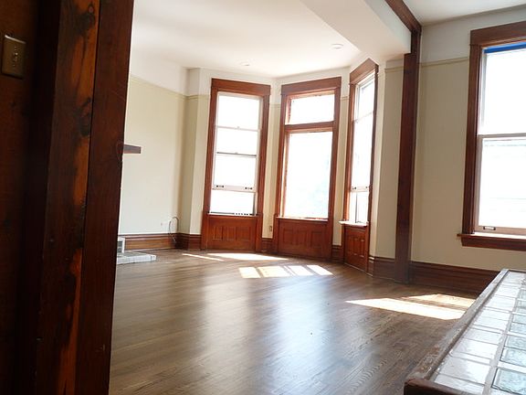 5th image of 4052 N Paulina St #2