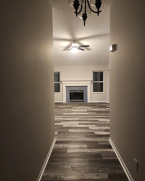 1st image of 3584 Creek Xing