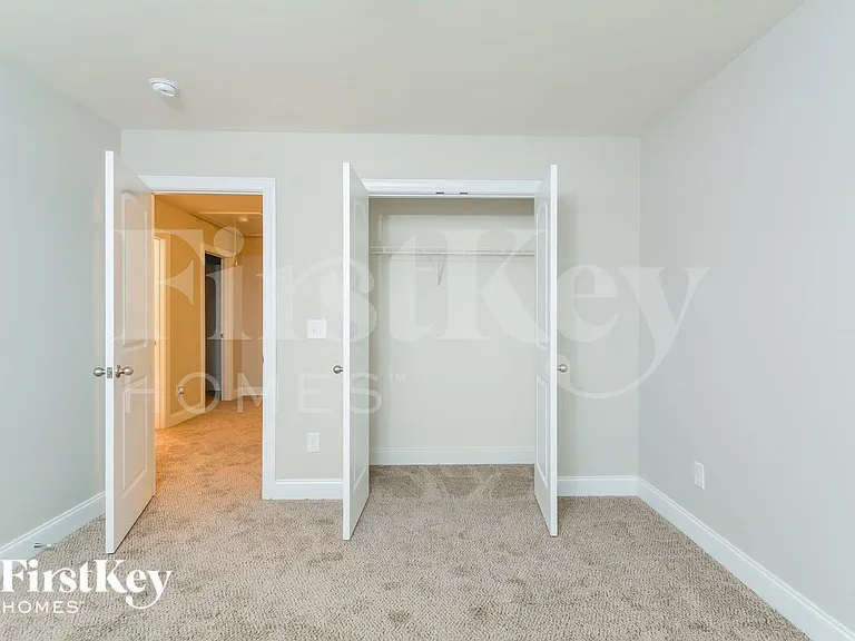 1903 Overshoot Ct — Photo 11
