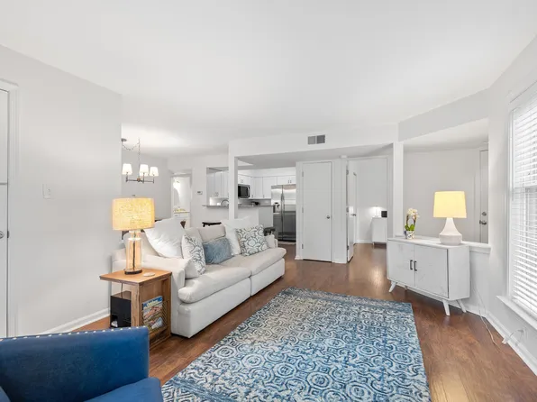1021 Wirewood Dr APT 202, Raleigh, NC 27605