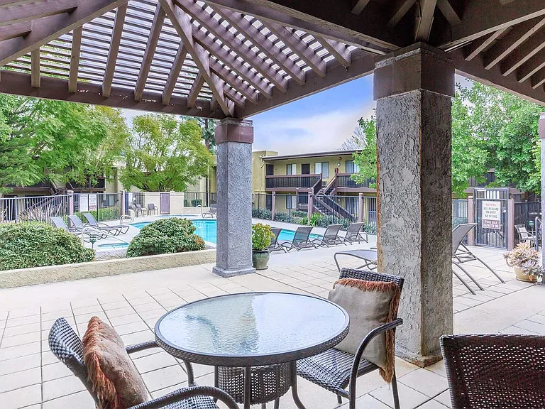 Heritage Park Alta Loma 55+ — Photo 9