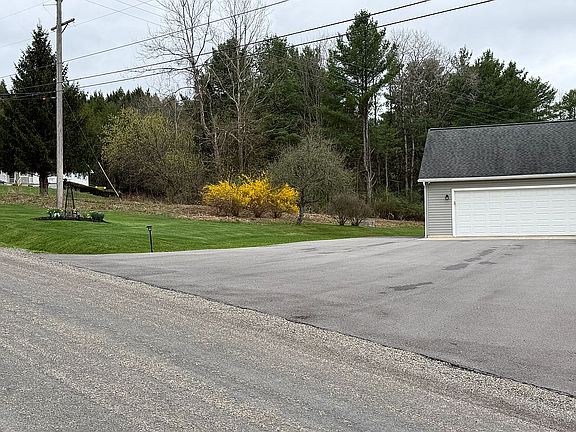 3rd image of 108 Birch Hill Rd