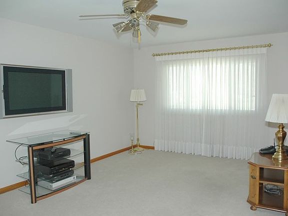 4th image of 332 Vindale Dr