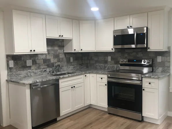 15 Main St, Mendon, MA 01756