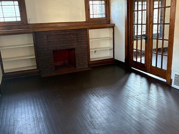 4th image of 239-241 Potomac Ave