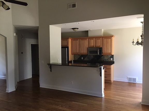 5th image of 1037 Augusta Dr