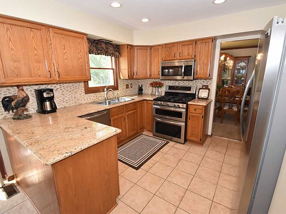 2nd image of 1719 Jeanette Ave