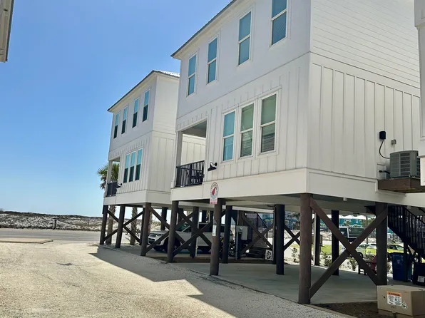 588 E Beach Blvd #B, Gulf Shores, AL 36542
