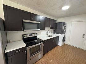 2710 NW 11th Pl, Lauderhill, FL