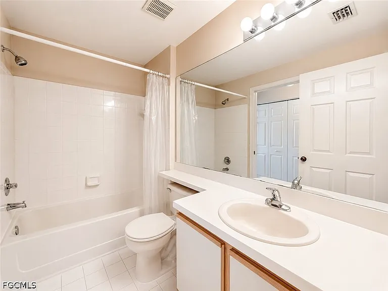 6490 Aragon Way #303 — Photo 26
