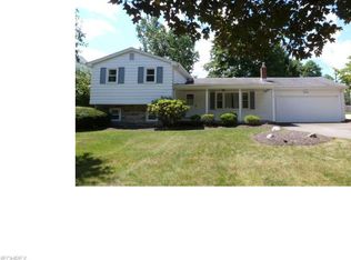 11 Centennial Dr, Poland, OH 44514