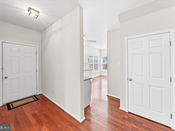 3rd image of 132 Huntingdon Ct #1801