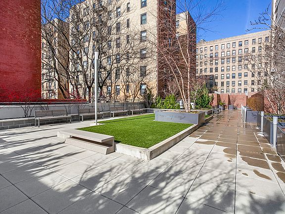 4th image of 100 W 93rd St APT 6K