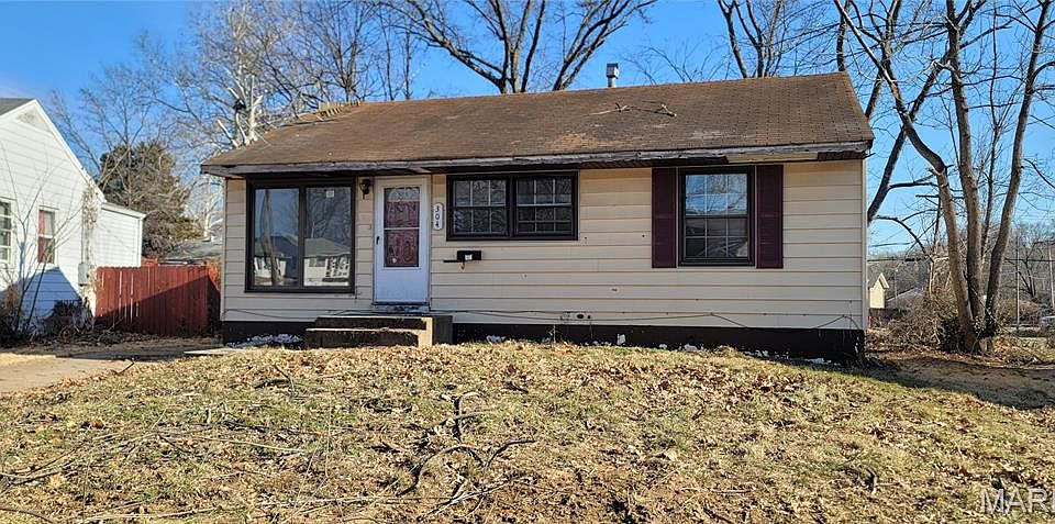 1st image of 304 Lanark Rd