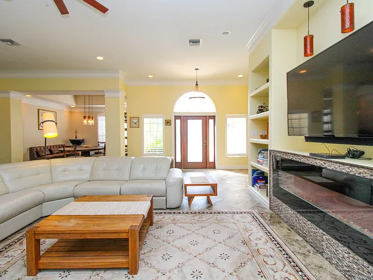 627 Soliel Dr — Photo 10