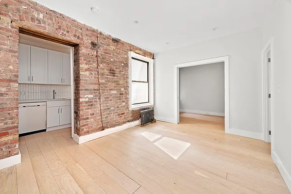 Sold by Compass | media 1