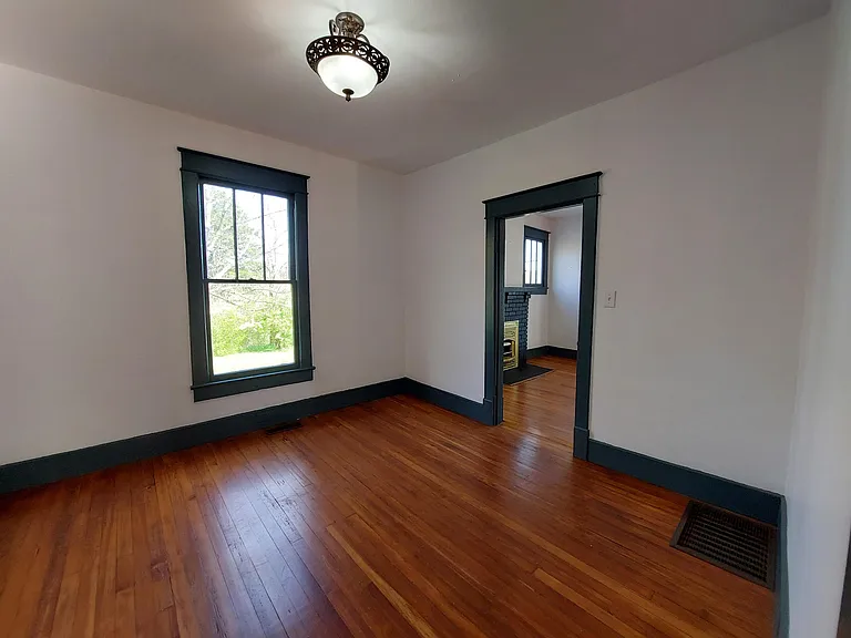 203 Riverside Dr — Photo 22