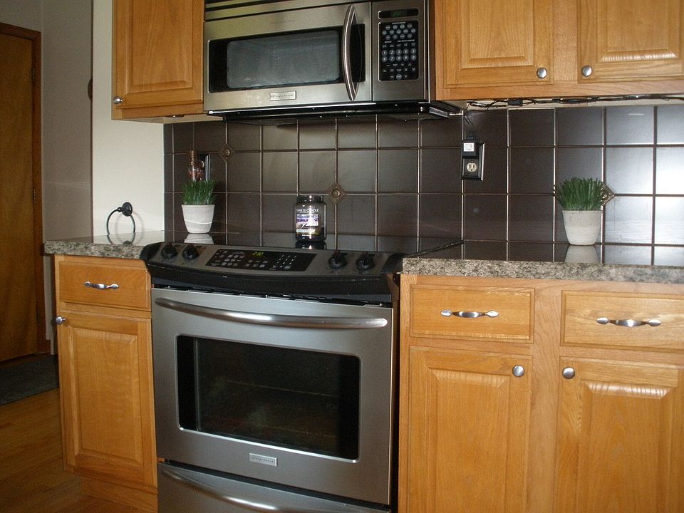 1st image of 380 Brookwood Dr