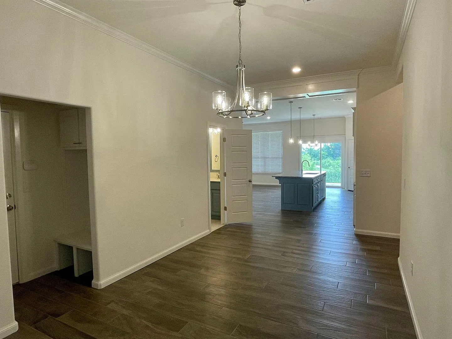 Beautiful 4 Bed 2.5 Bath!! — Photo 3