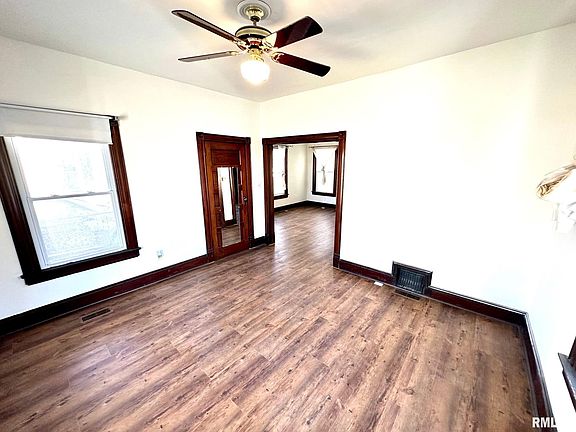 3rd image of 821 E State St