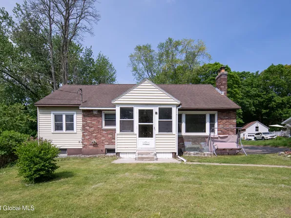 343 Saratoga Rd, Glenville, NY 12302