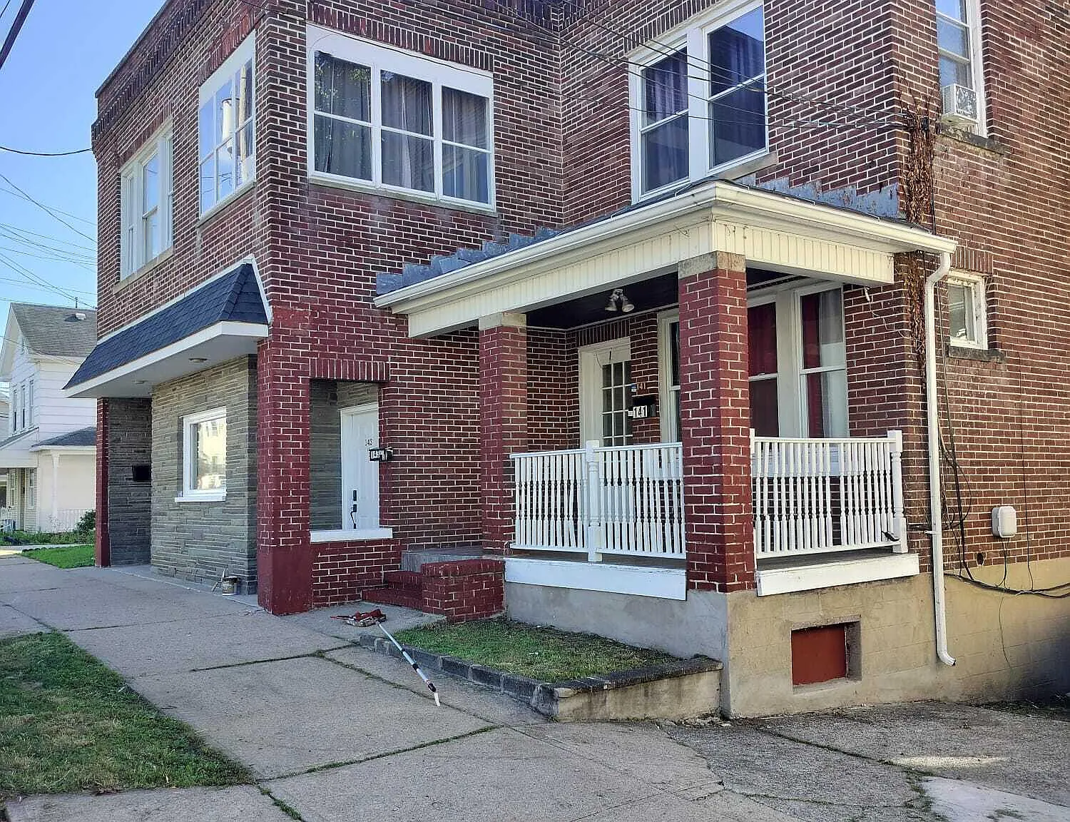 3 bed, 1.0 bath, 3500 sqft, $1,350 — Photo 1