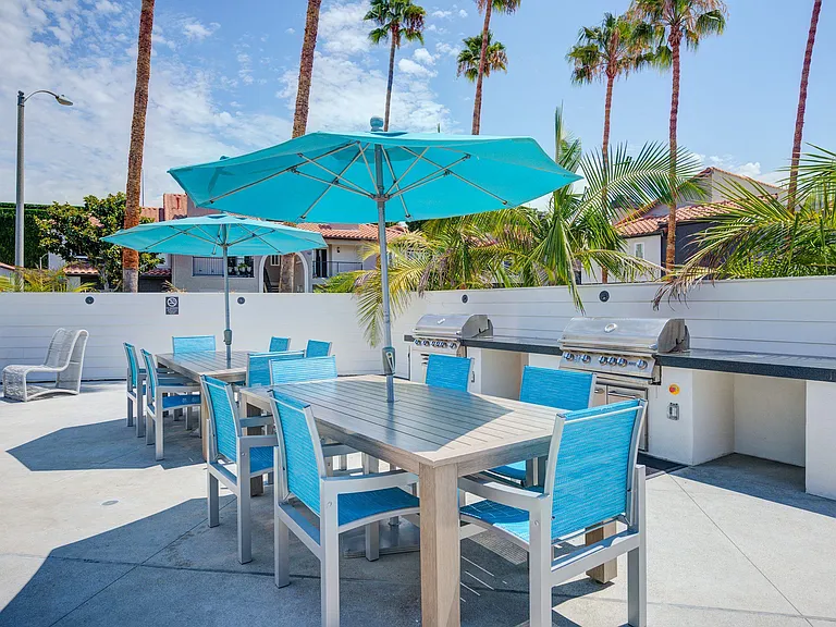Laguna Gardens Apts. — Photo 18