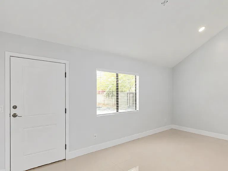 3402 E Virginia Ave — Photo 4