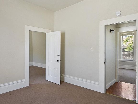 3rd image of 752 Petaluma Boulevard S