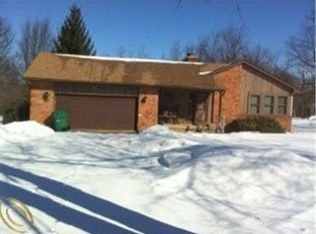 1622 Hillside St, Lake Orion, MI 48362