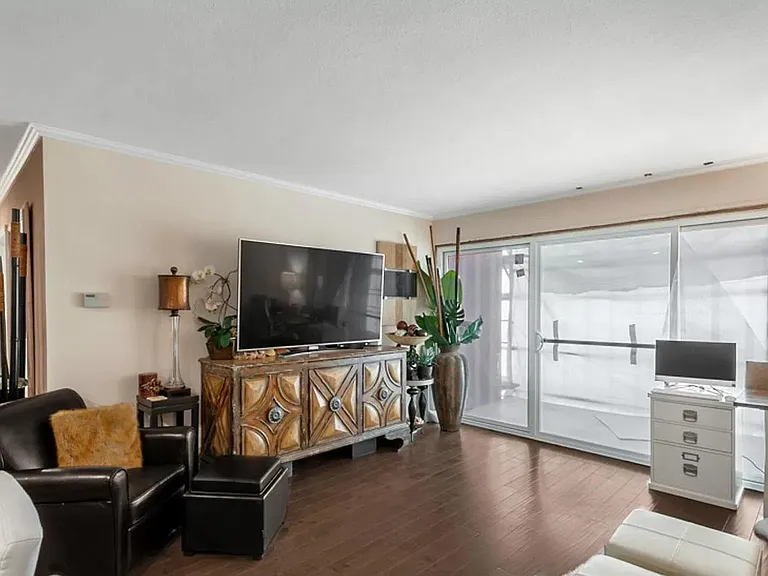 6401 Lake Washington Blvd NE #203 — Photo 5