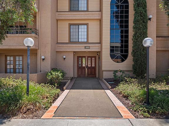 4th image of 5649 Lake Park Way Unit 102