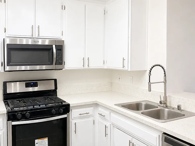 6544 Whitsett Ave #2 — Photo 6