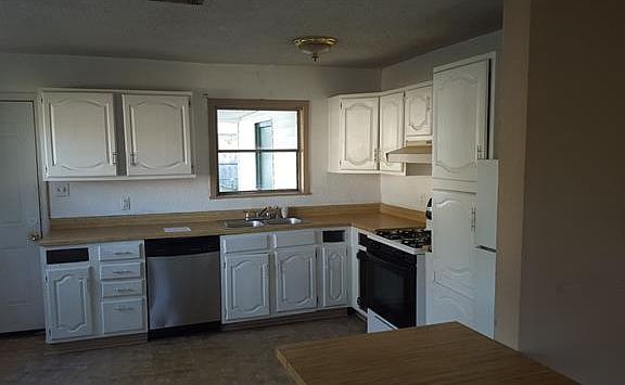 4th image of 1105 Wiegand Dr