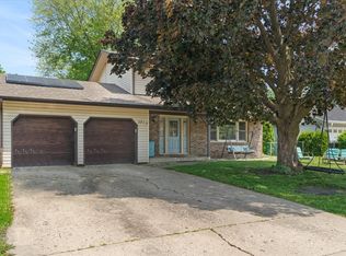 391 Northgate Rd, Lindenhurst, IL 60046