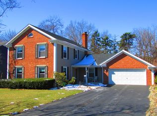 7822 Pine Pkwy, Darien, IL 60561