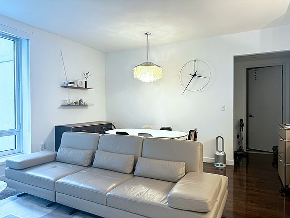 4th image of 462 W 58th St APT 6G
