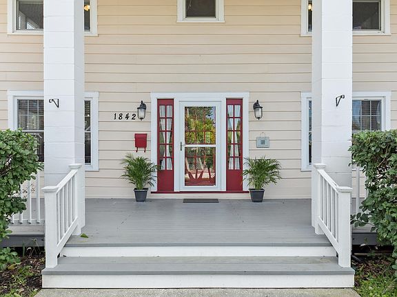 3rd image of 1842 Nebraska Ave NE