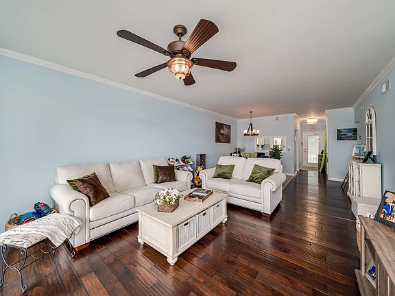 3rd image of 1100 SW 12th St APT 210