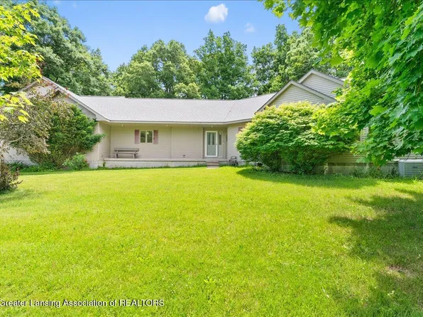 8106 S Allen Rd, Ashley, MI 48806