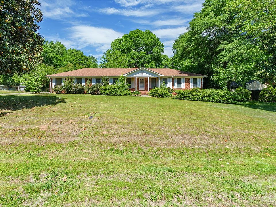 1st image of 2506 Colebrook Dr