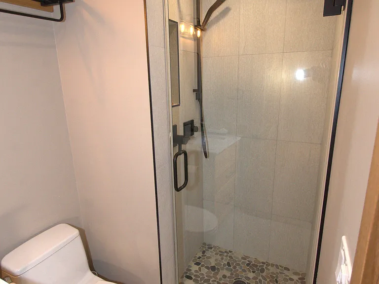 2nd Bath Shower
