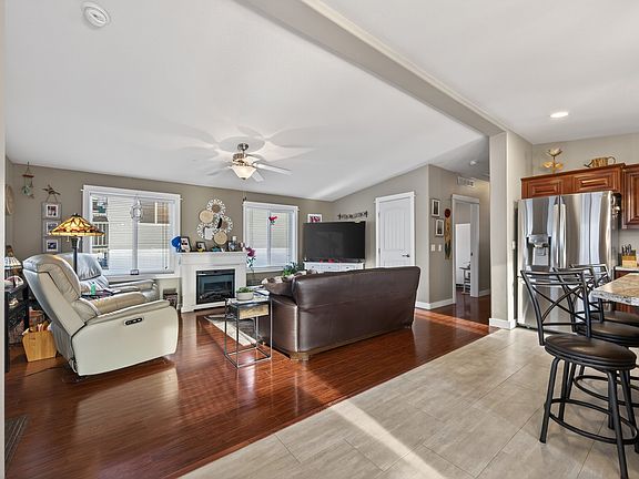 5th image of 768 Shuswap Rd E #14