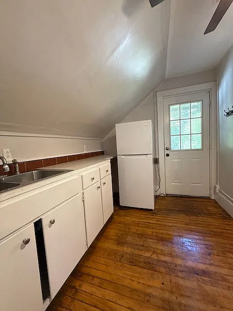 192 Main St #3