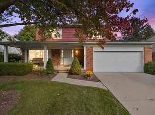 5762 Limestone Dr, Troy, MI