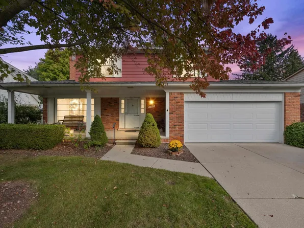 5762 Limestone Dr, Troy, MI 48085