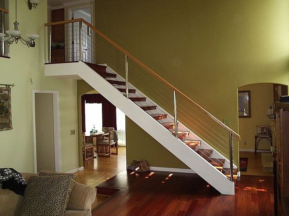 3rd image of 883 Polaris Ave