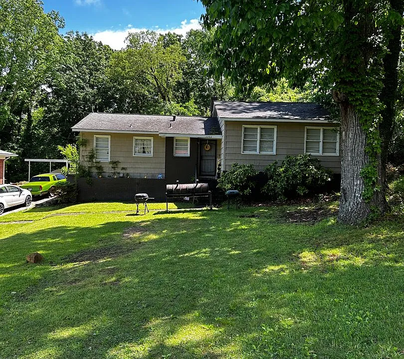 1703 McCall Dr