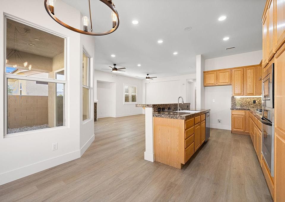 1st image of 80578 Hoylake Dr