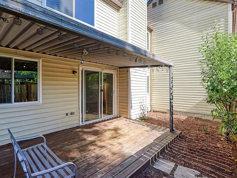 5751 SW 204th Pl — Photo 22